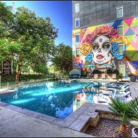Beautiful Riverwalk Apt With Full Amenities, King Bed & Free Parking San Antonio Esterno foto