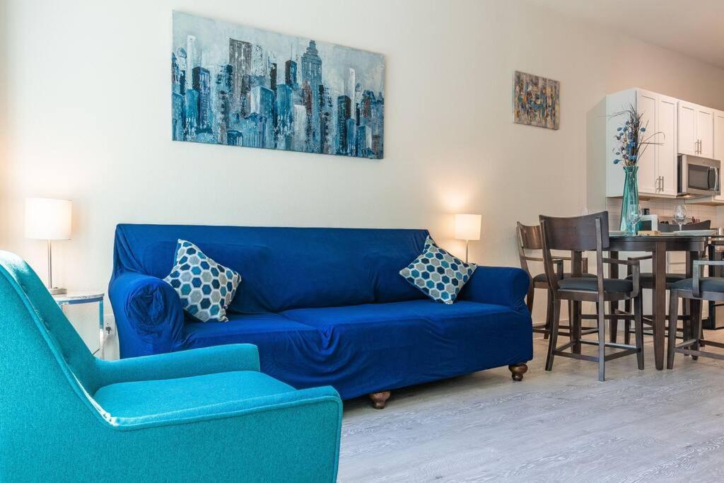 Beautiful Riverwalk Apt With Full Amenities, King Bed & Free Parking San Antonio Esterno foto