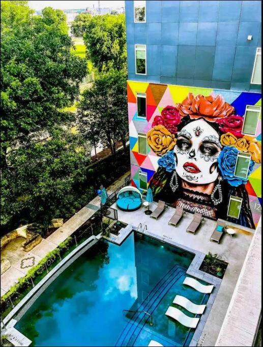 Beautiful Riverwalk Apt With Full Amenities, King Bed & Free Parking San Antonio Esterno foto