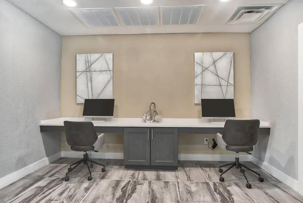 Beautiful Riverwalk Apt With Full Amenities, King Bed & Free Parking San Antonio Esterno foto
